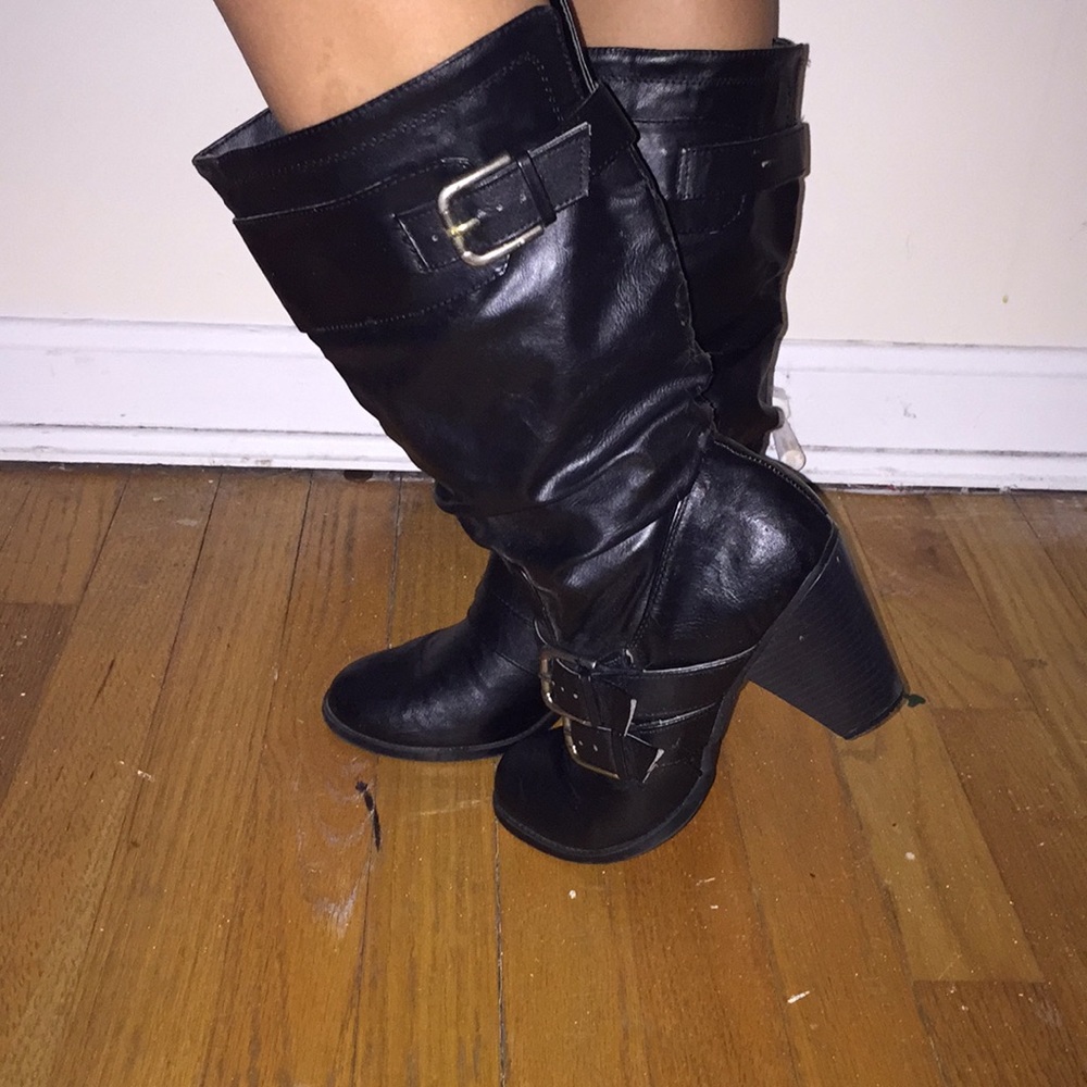 Black heeled boots